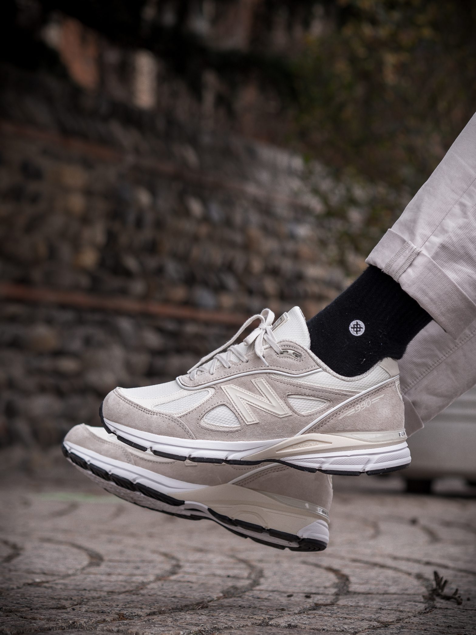 STUSSY x NEW BALANCE 990v4 Cream - SELECTA BISSO