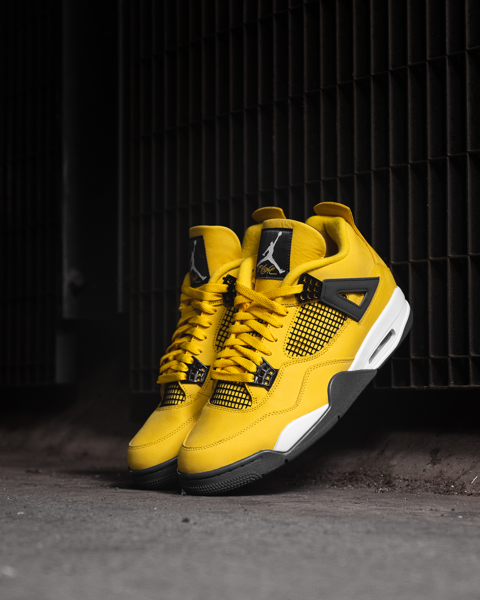 jordan 4 jaune