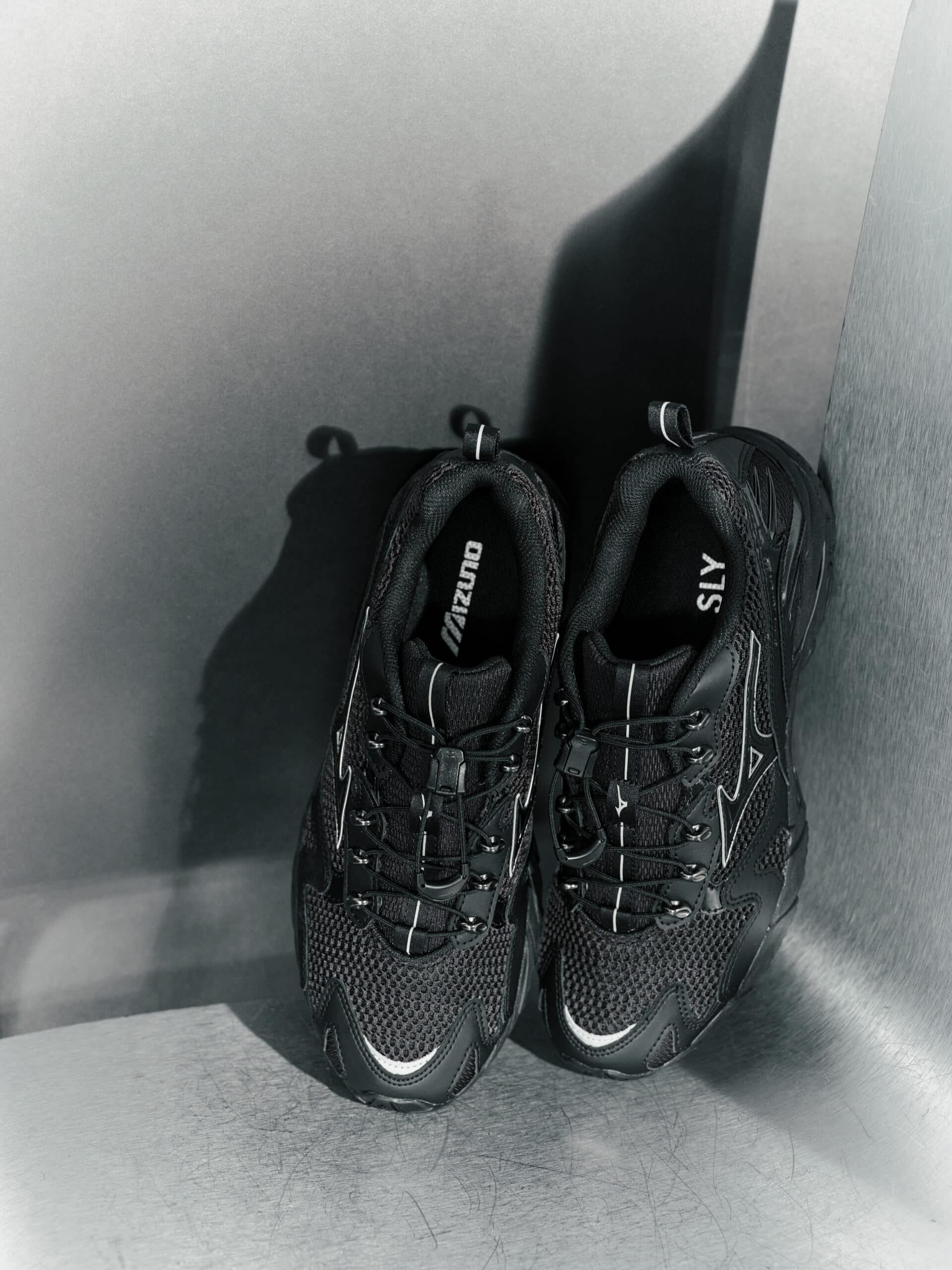Mizuno x SLY: the Wave Rider 10 reinvents itself in a black and