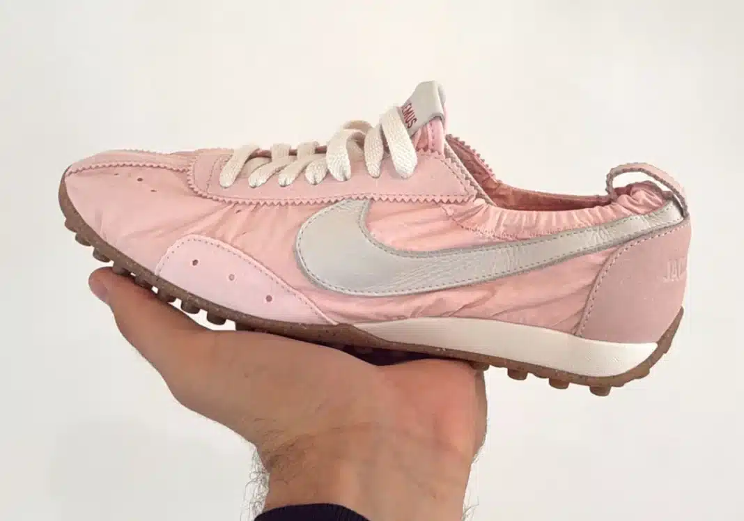 Jacquemus reinterpreta las Nike Moon Shoe en un color rosa
