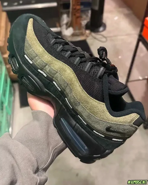 Undefeated unveils an ultra-limited Nike Air Max 95 OG Big Bubble