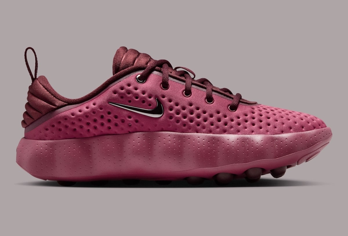 Nike Mind 002 “Pink Smoke”: Nike continues its futuristic turn