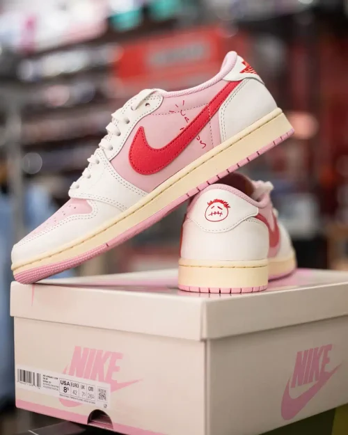 Travis Scott x Air Jordan 1 Low “Tropical Pink”: un lanzamiento