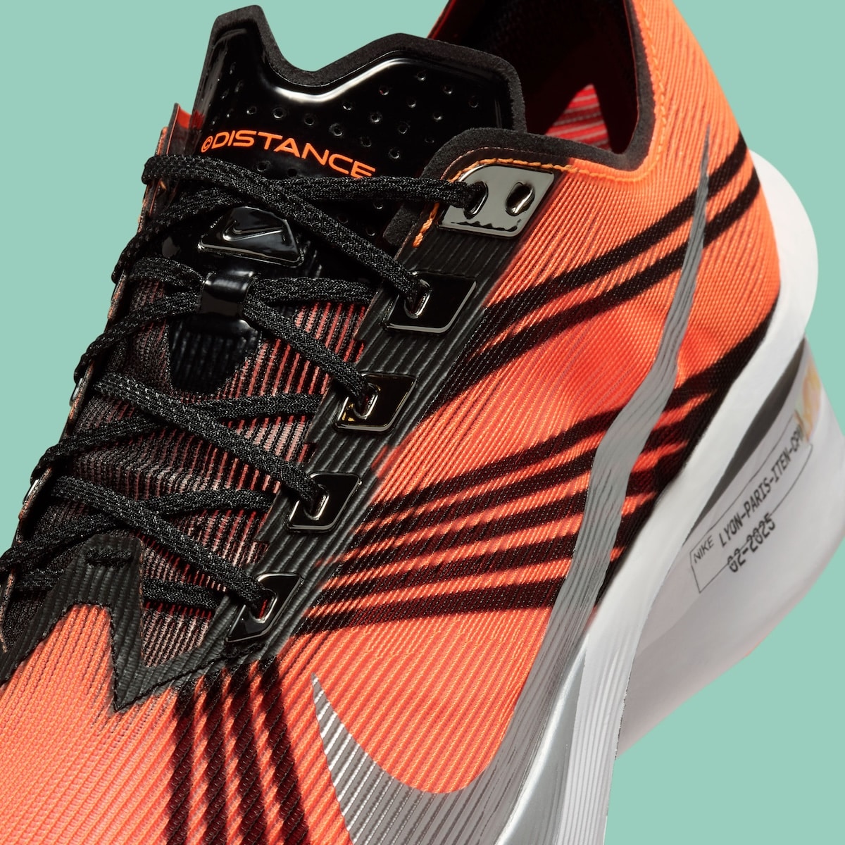 Distance x Nike ZoomX Vaporfly NEXT% 4: A luminous collaboration